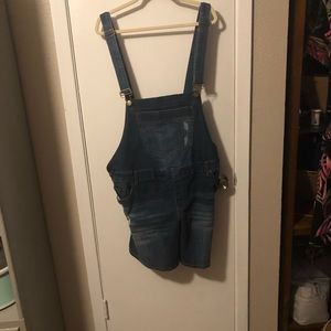 Short overalls